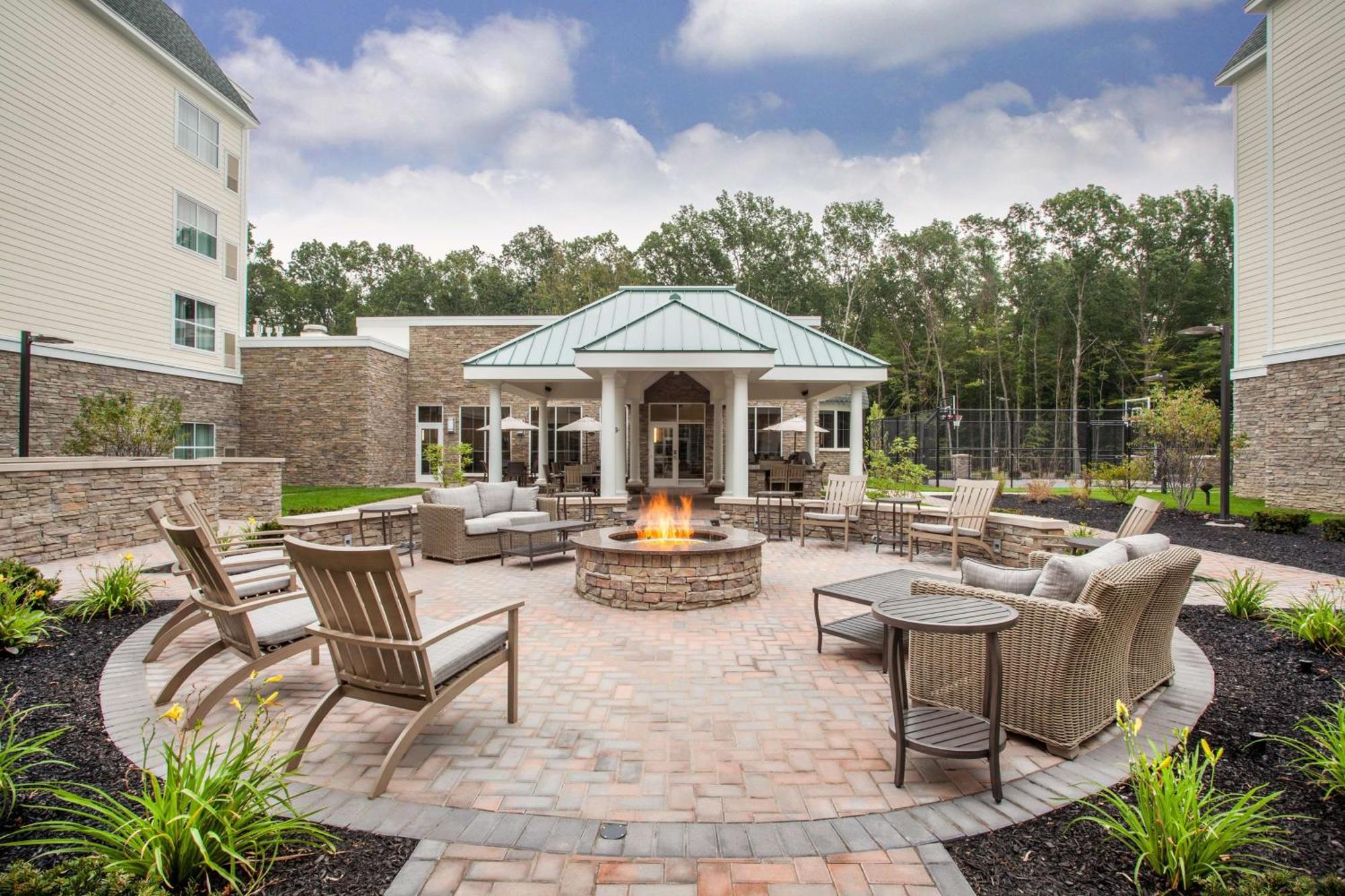 Homewood Suites By Hilton Saratoga Springs Zewnętrze zdjęcie